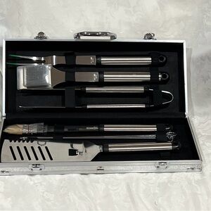 NWOT Stainless Steel BBQ Grill Tool Set in Heavy Duty Durable Carrying Case